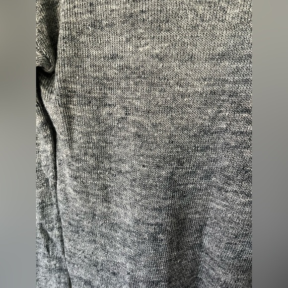 Vince V Neck Heather Grey Linen Sweater with Side Slit Women’s Size XS - Picture 13 of 14